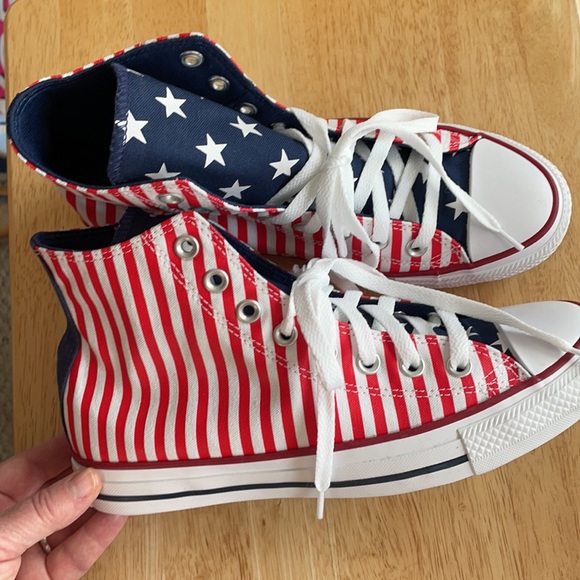 ⭐️SALE⭐️ Converse Unisex High Top Stars & Stripes Sneakers 🇺🇸 - Picture 3 of 4